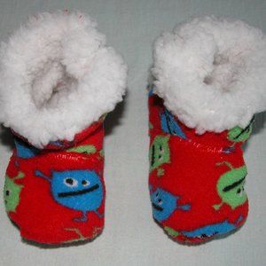 Skidders Plush Booties Red Pattern New/6-12 Mos.